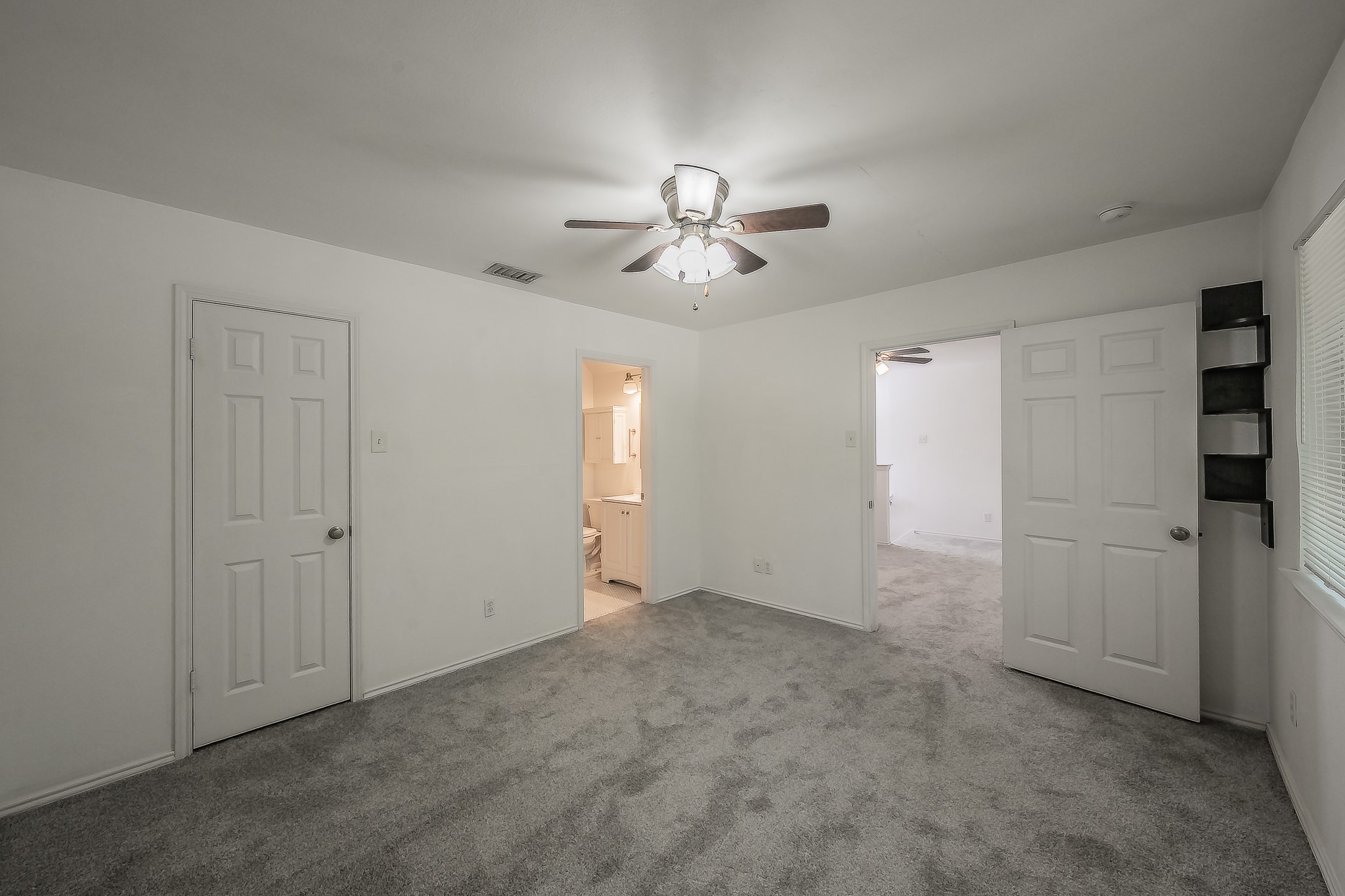 8404 Forest Lane 305