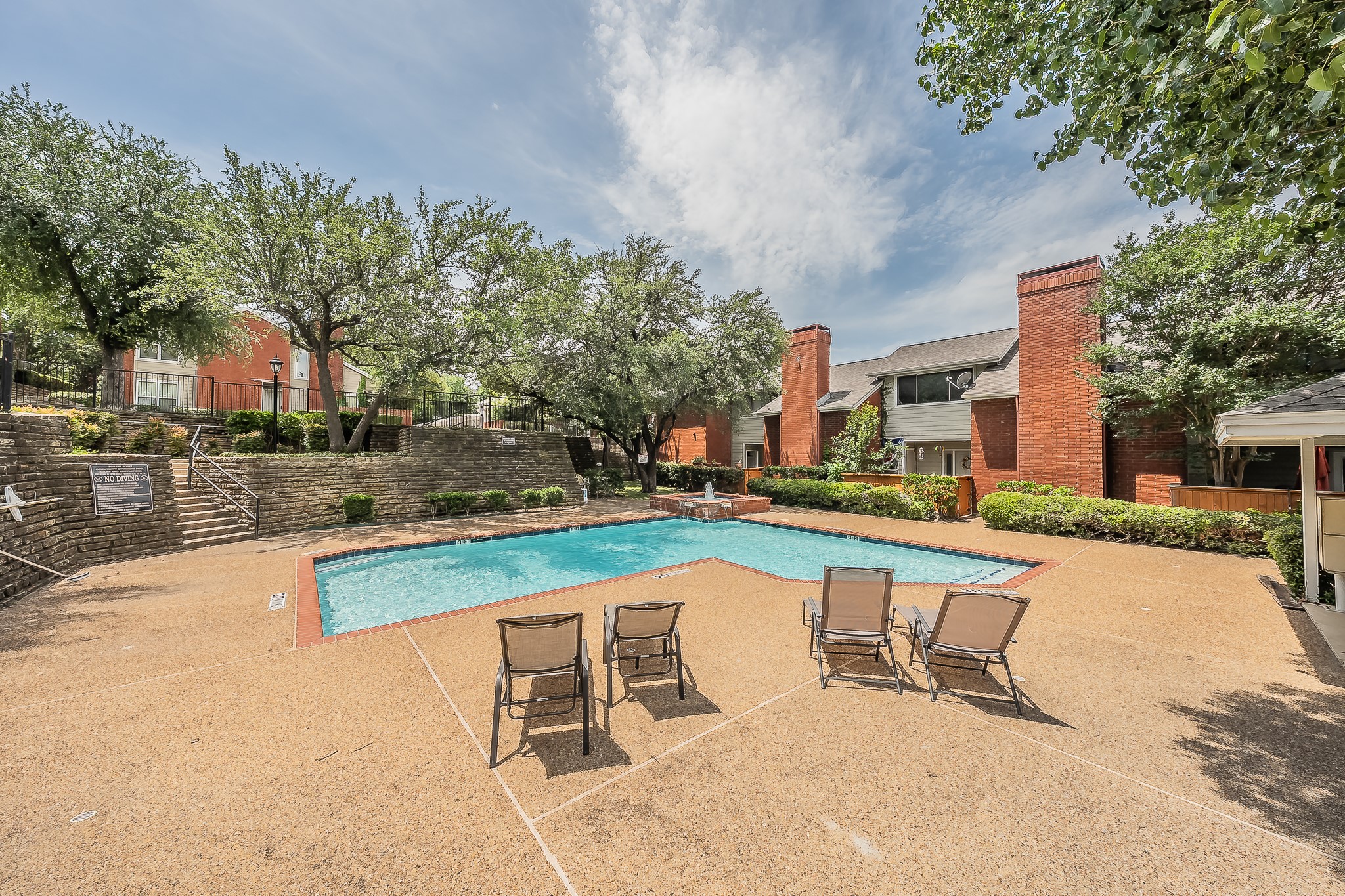 8404 Forest Lane 305