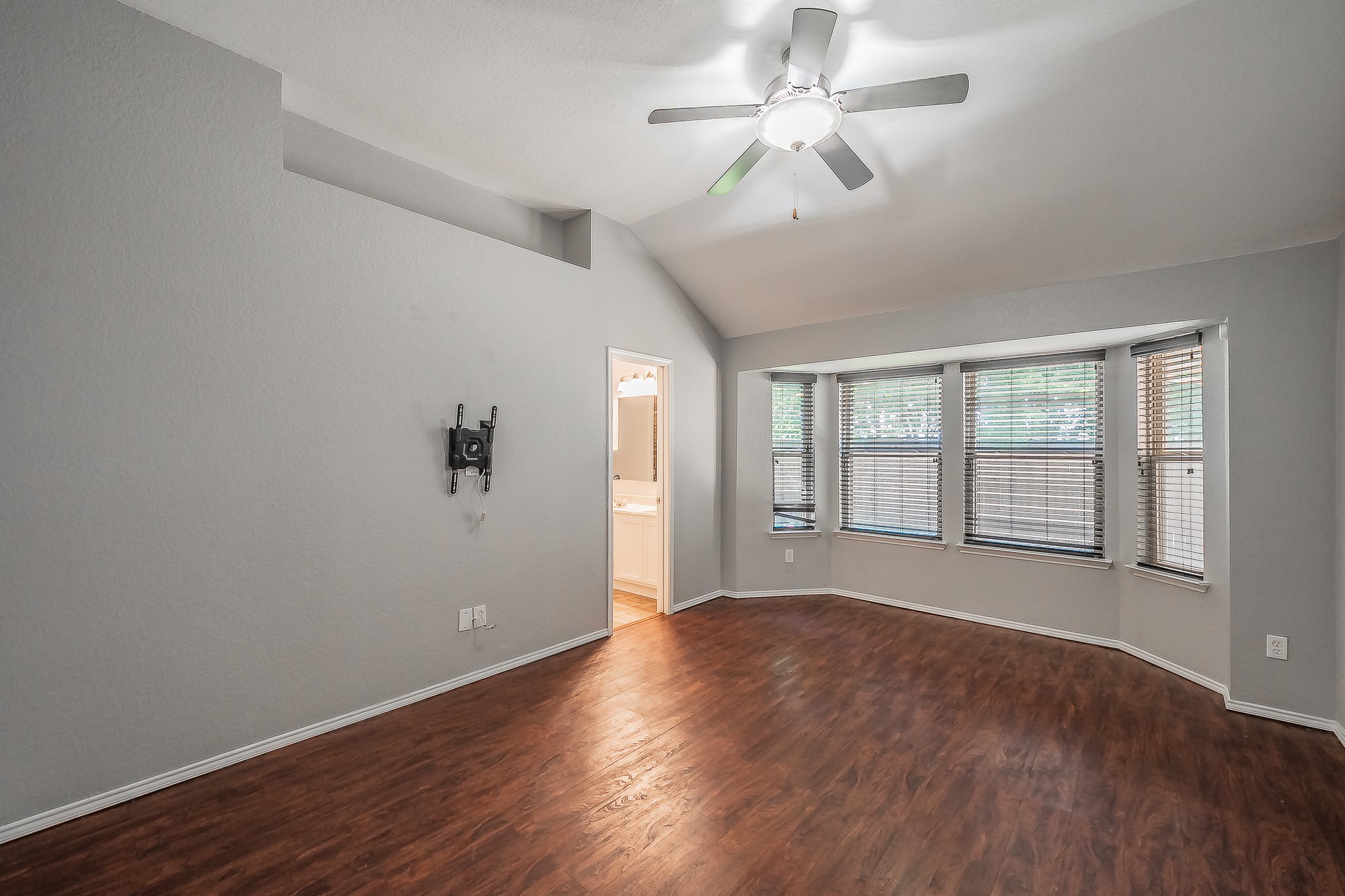 10100 Cougar Trail