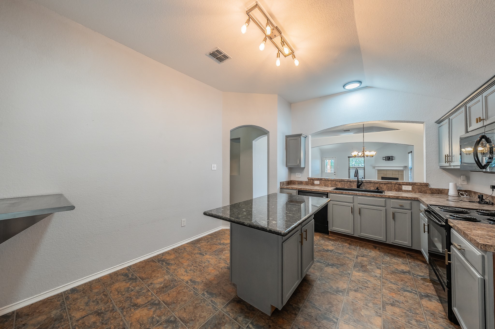 10100 Cougar Trail