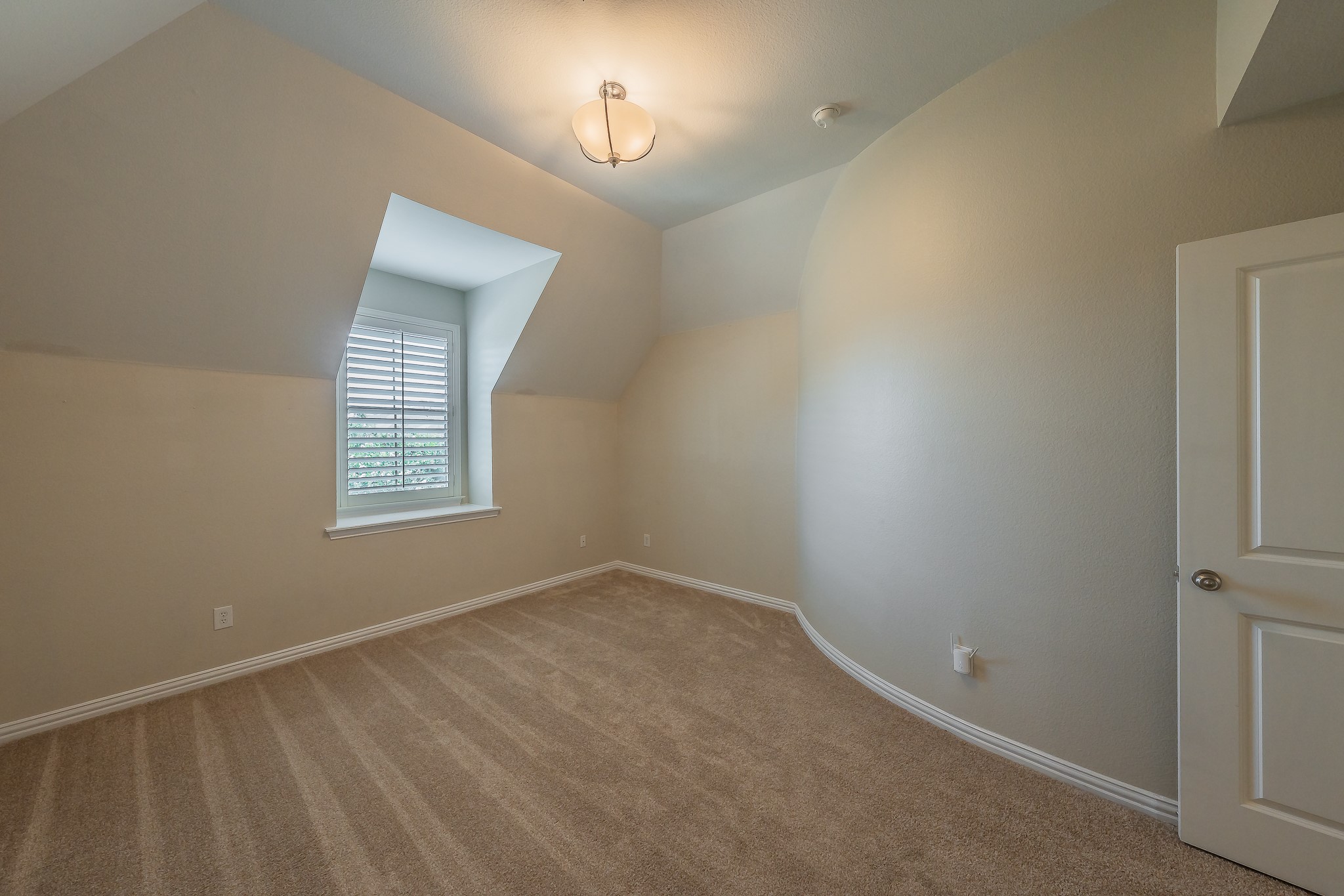 4542 Carraway Drive