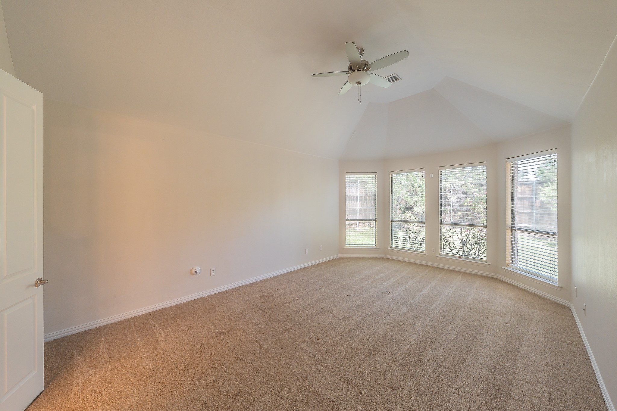 4542 Carraway Drive