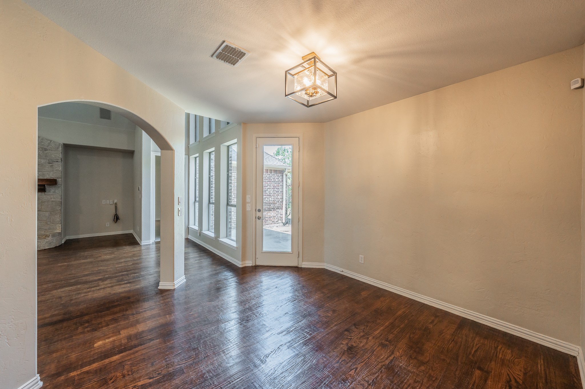 4542 Carraway Drive