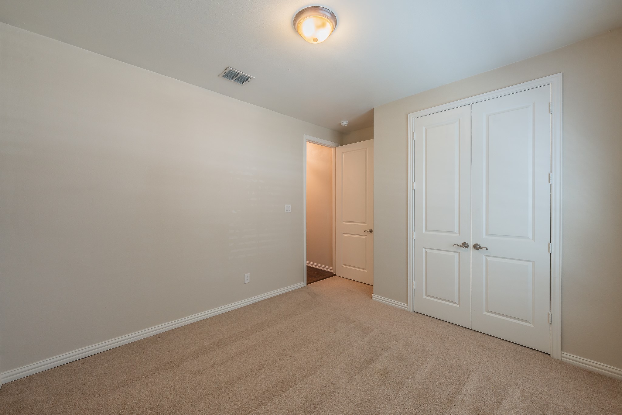 4542 Carraway Drive