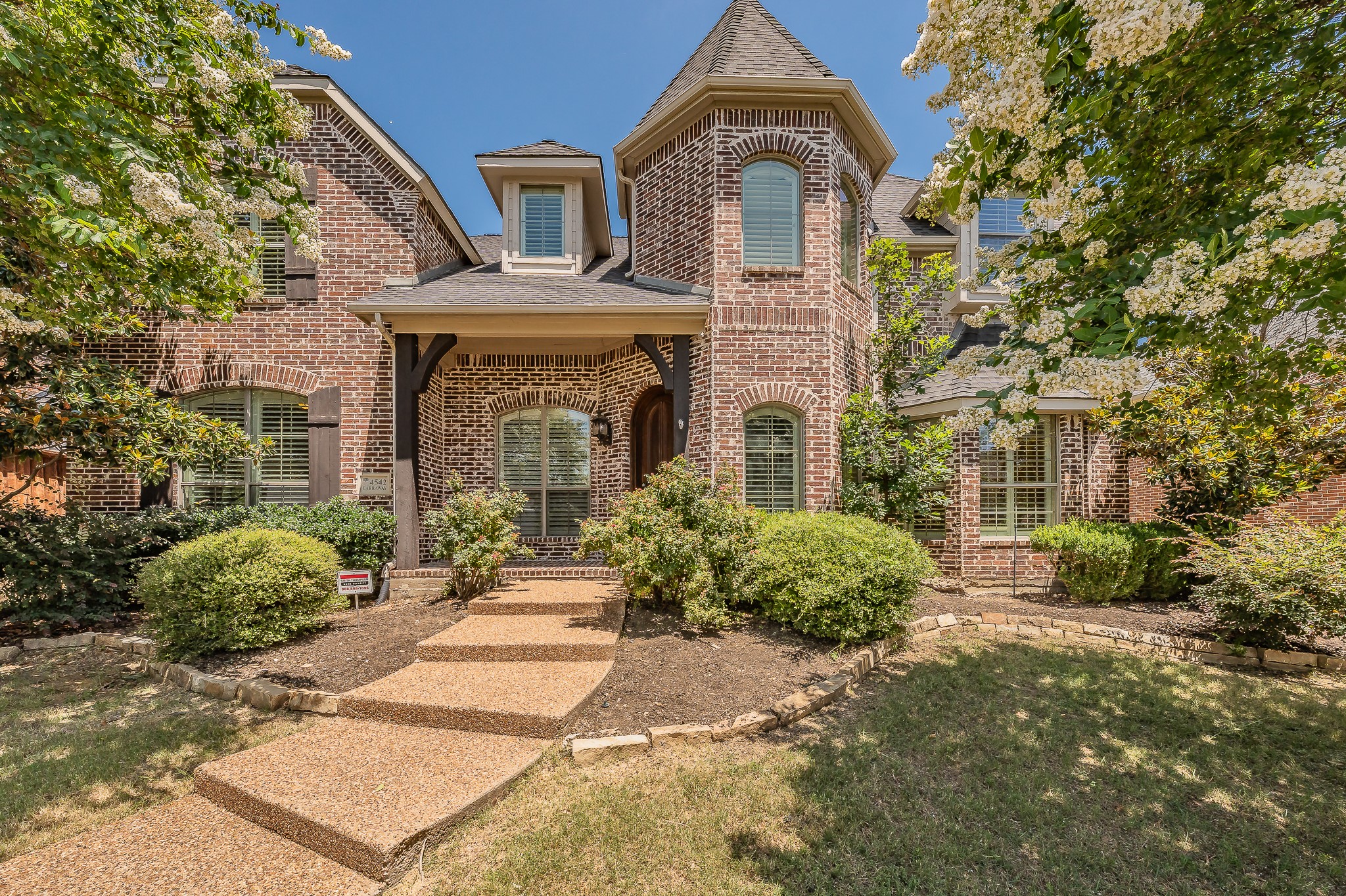 4542 Carraway Drive