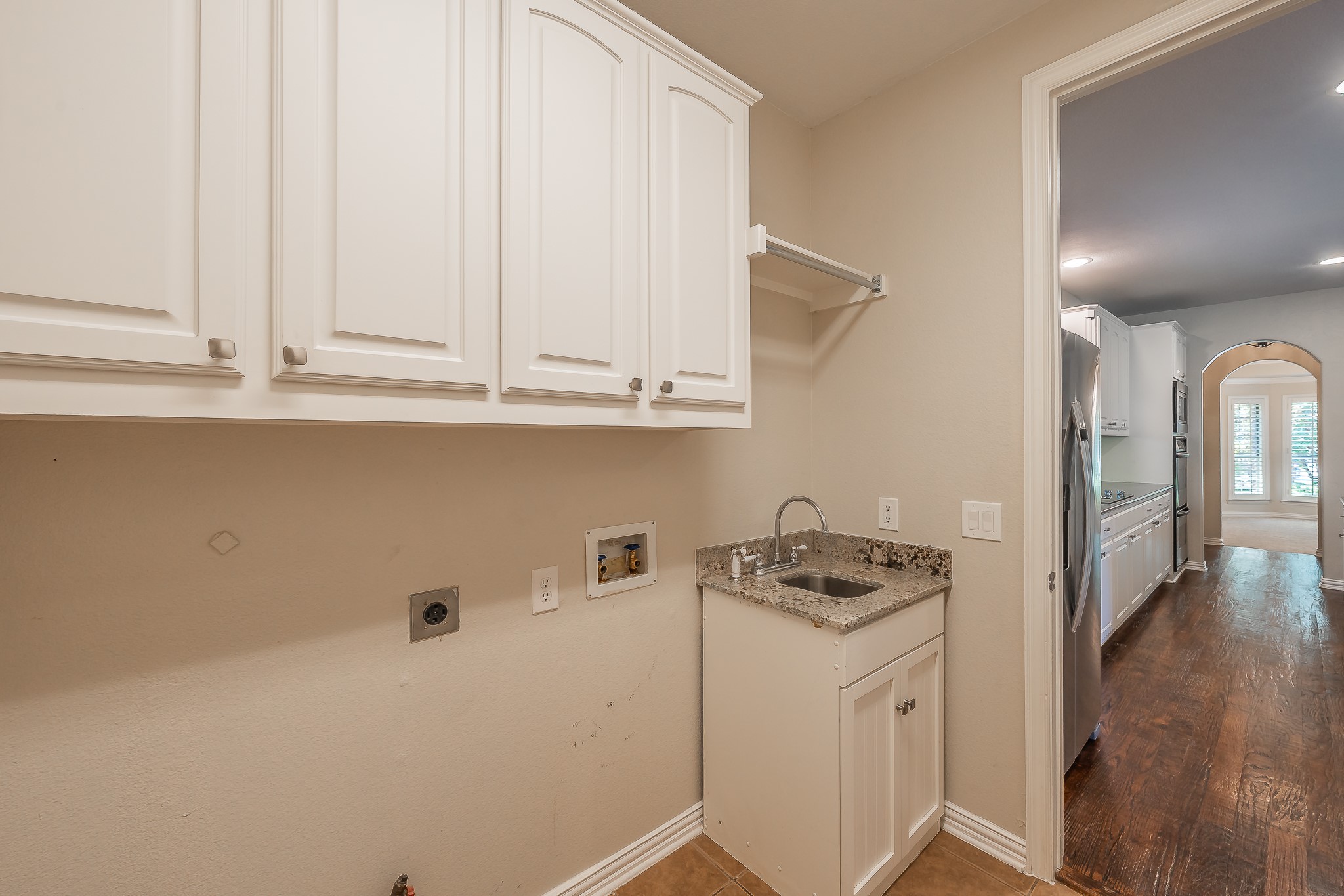 4542 Carraway Drive