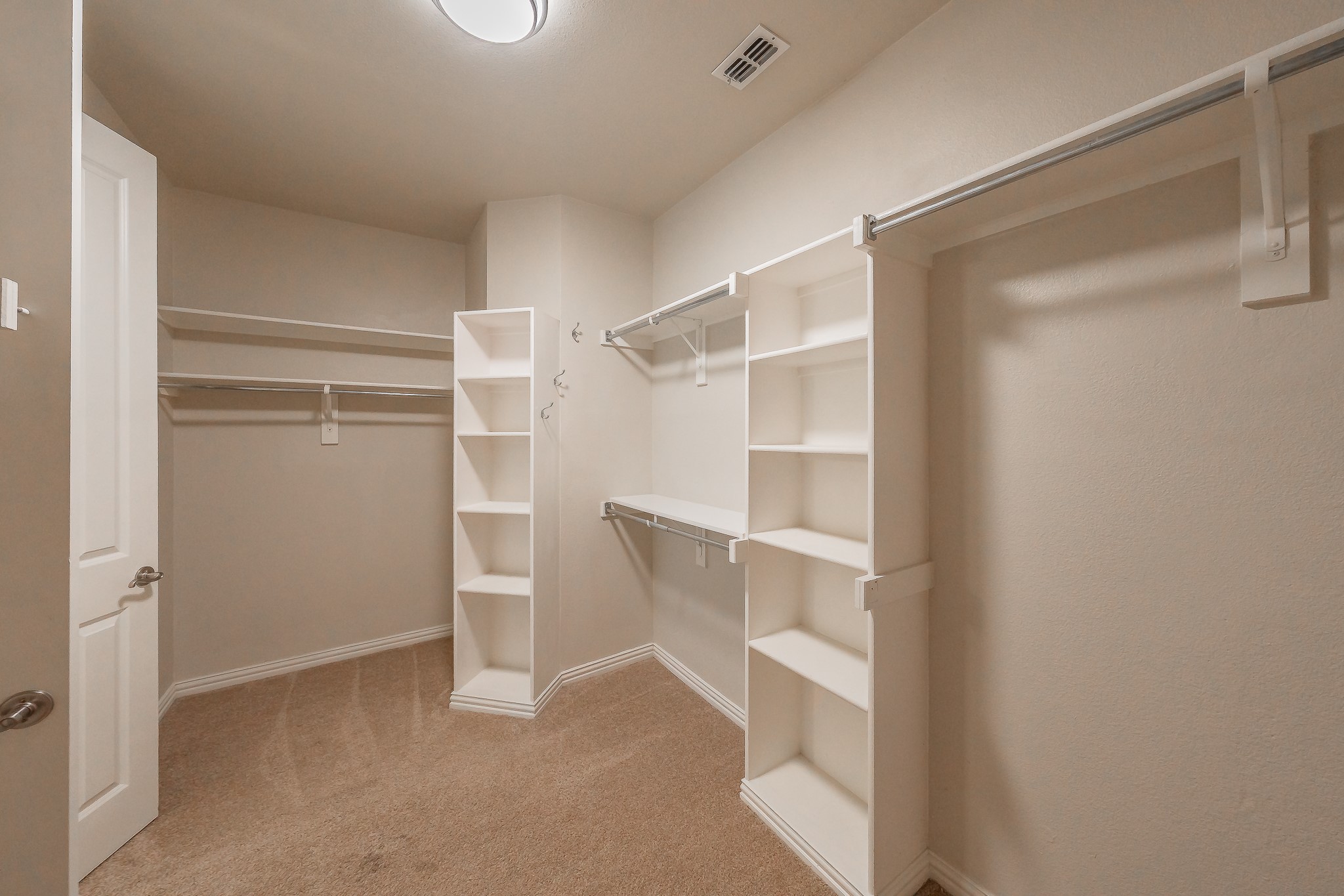 4542 Carraway Drive