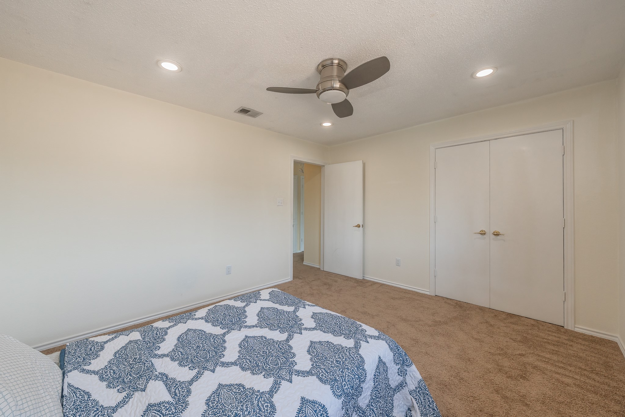 2709 Oak Trail Court