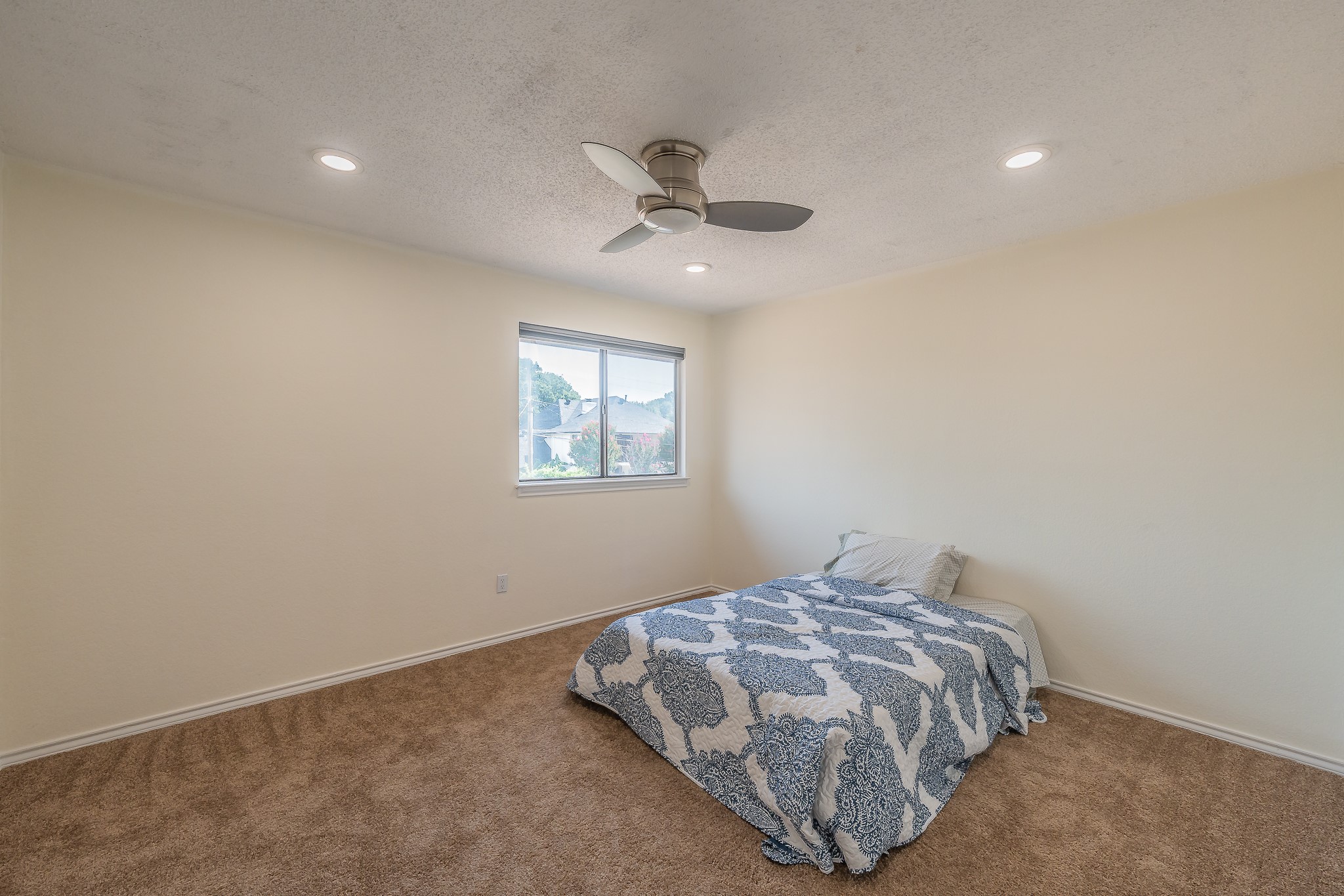 2709 Oak Trail Court