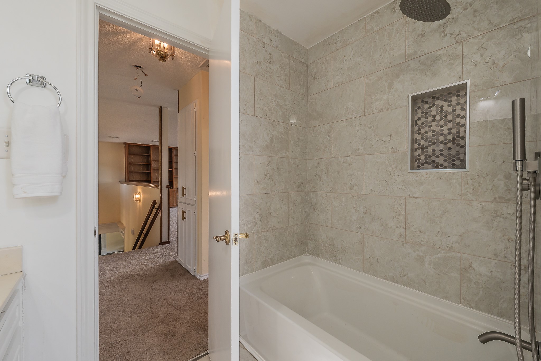 2709 Oak Trail Court