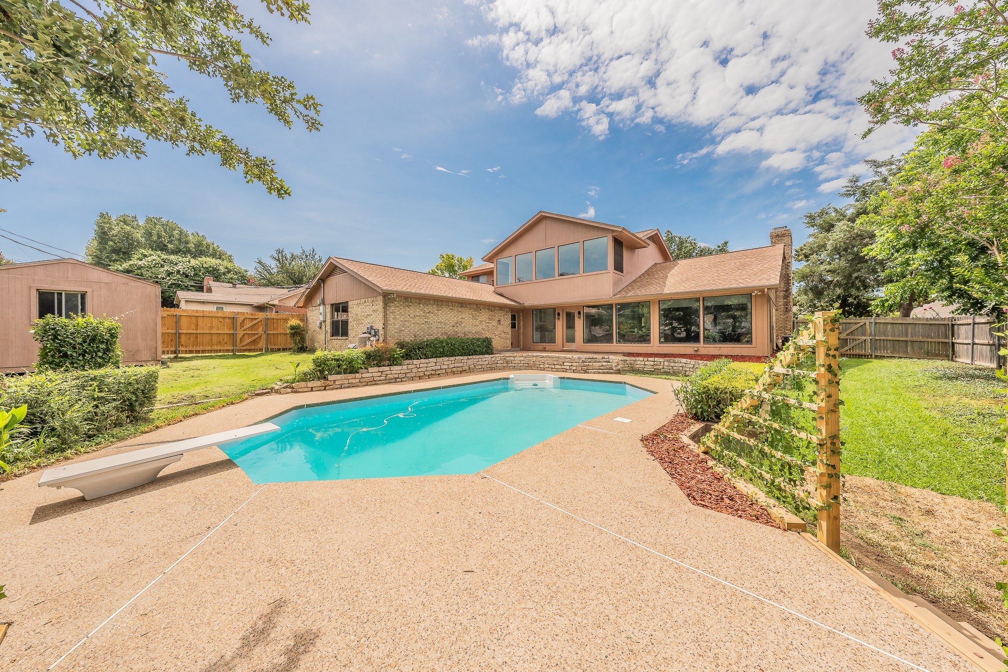 2709 Oak Trail Court