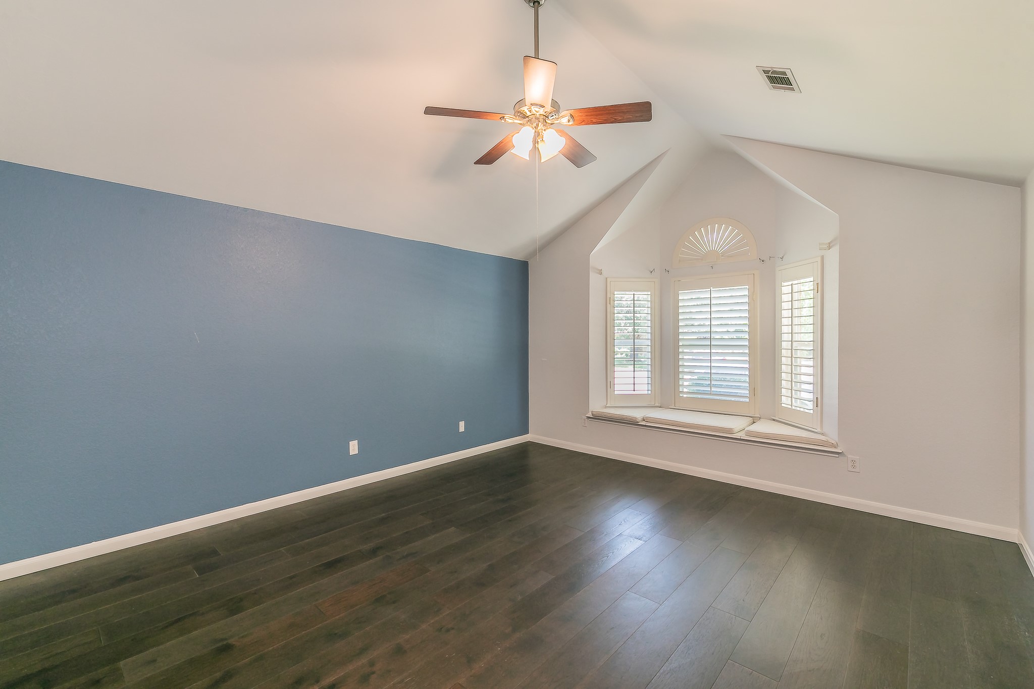 2 Edgemere Court