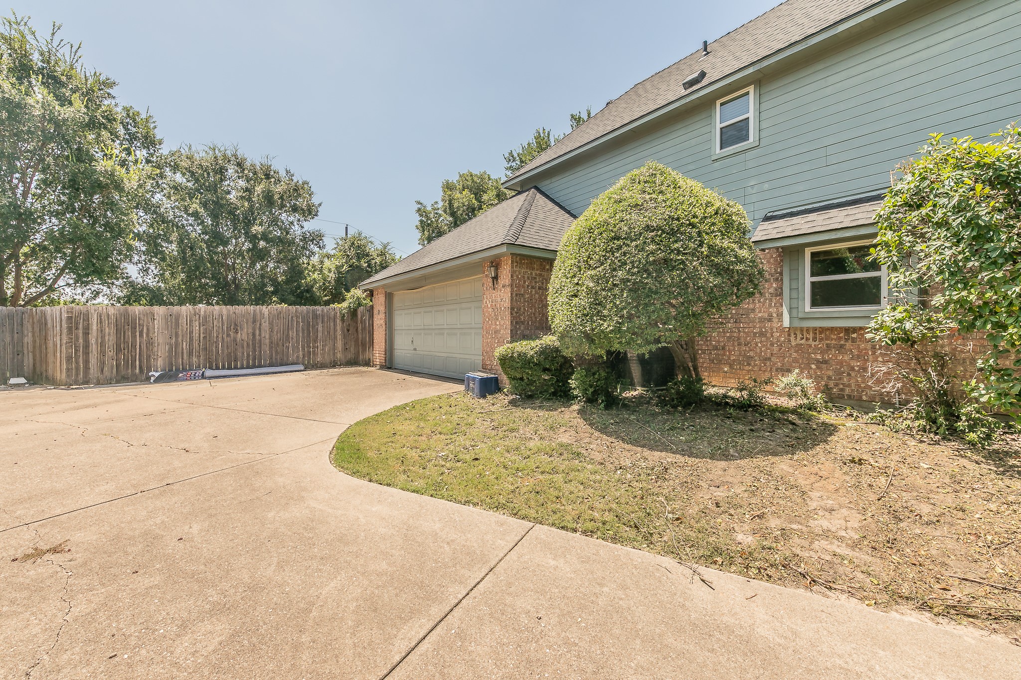2 Edgemere Court