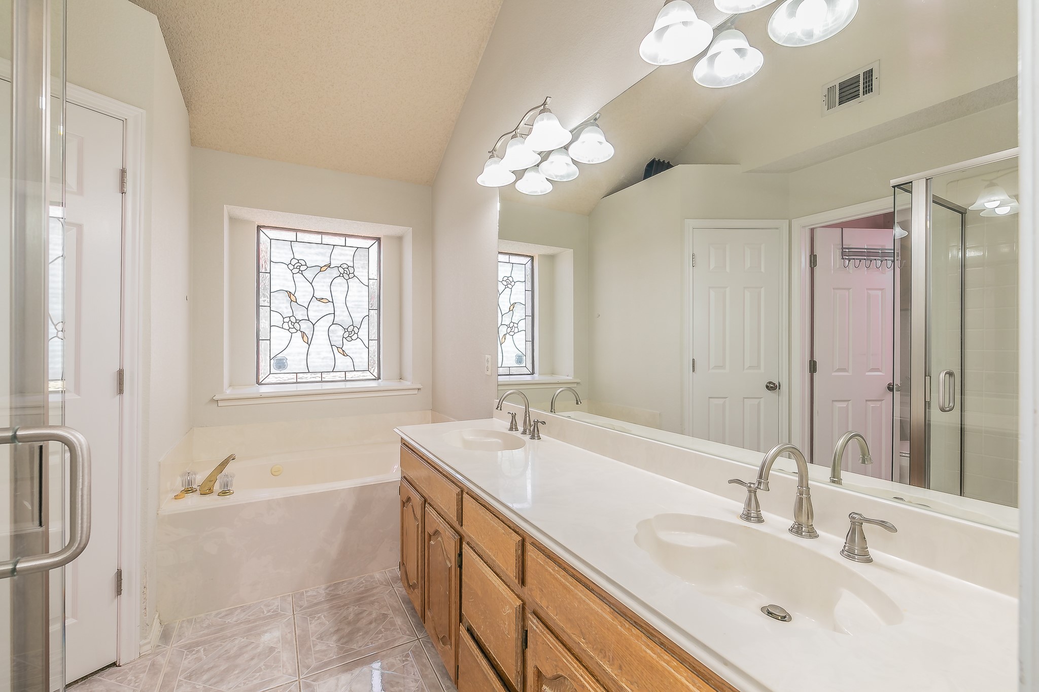 2 Edgemere Court