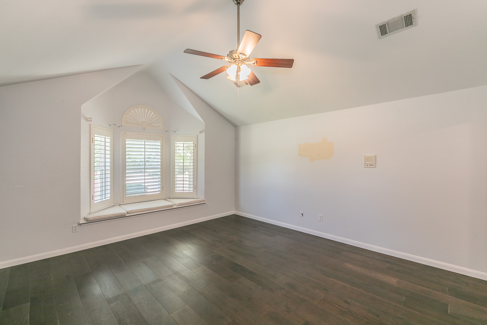 2 Edgemere Court