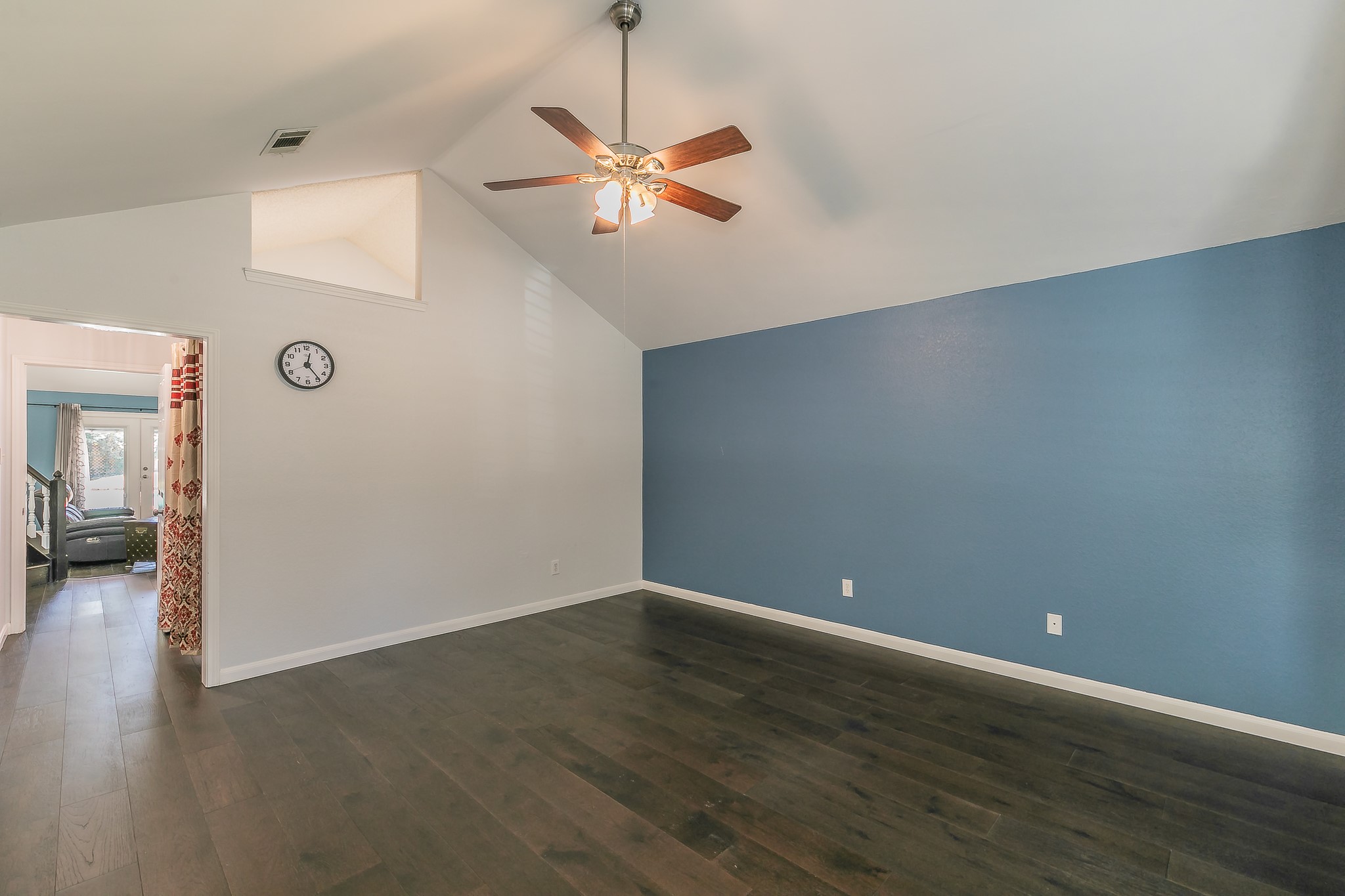 2 Edgemere Court