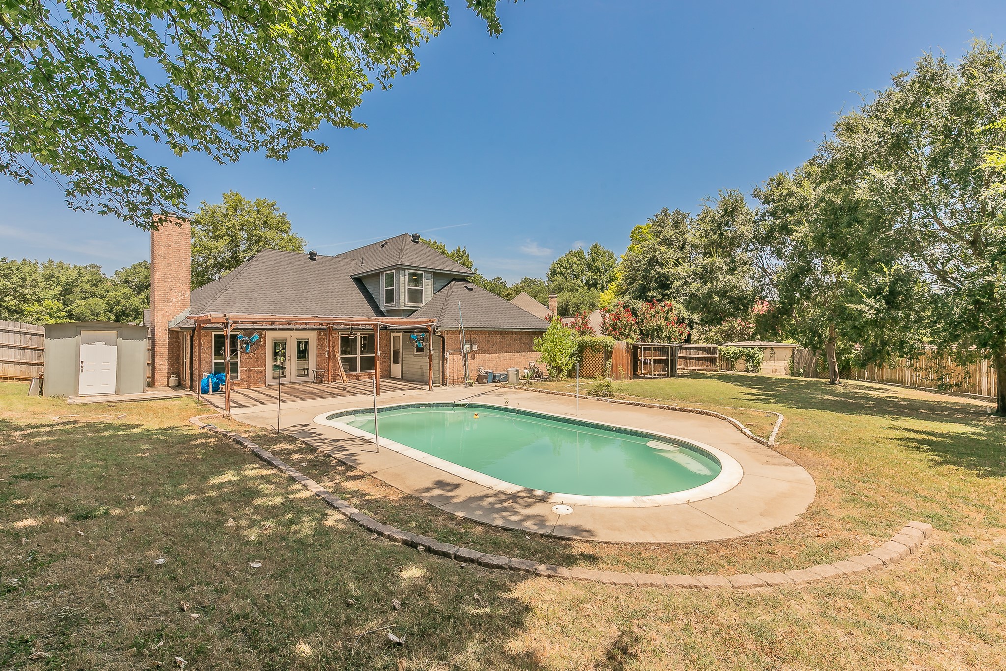 2 Edgemere Court