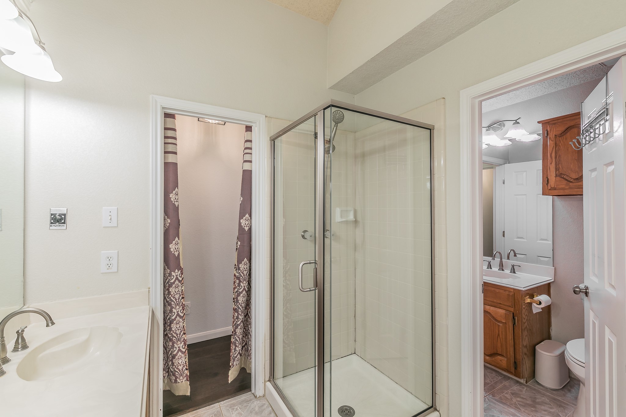 2 Edgemere Court