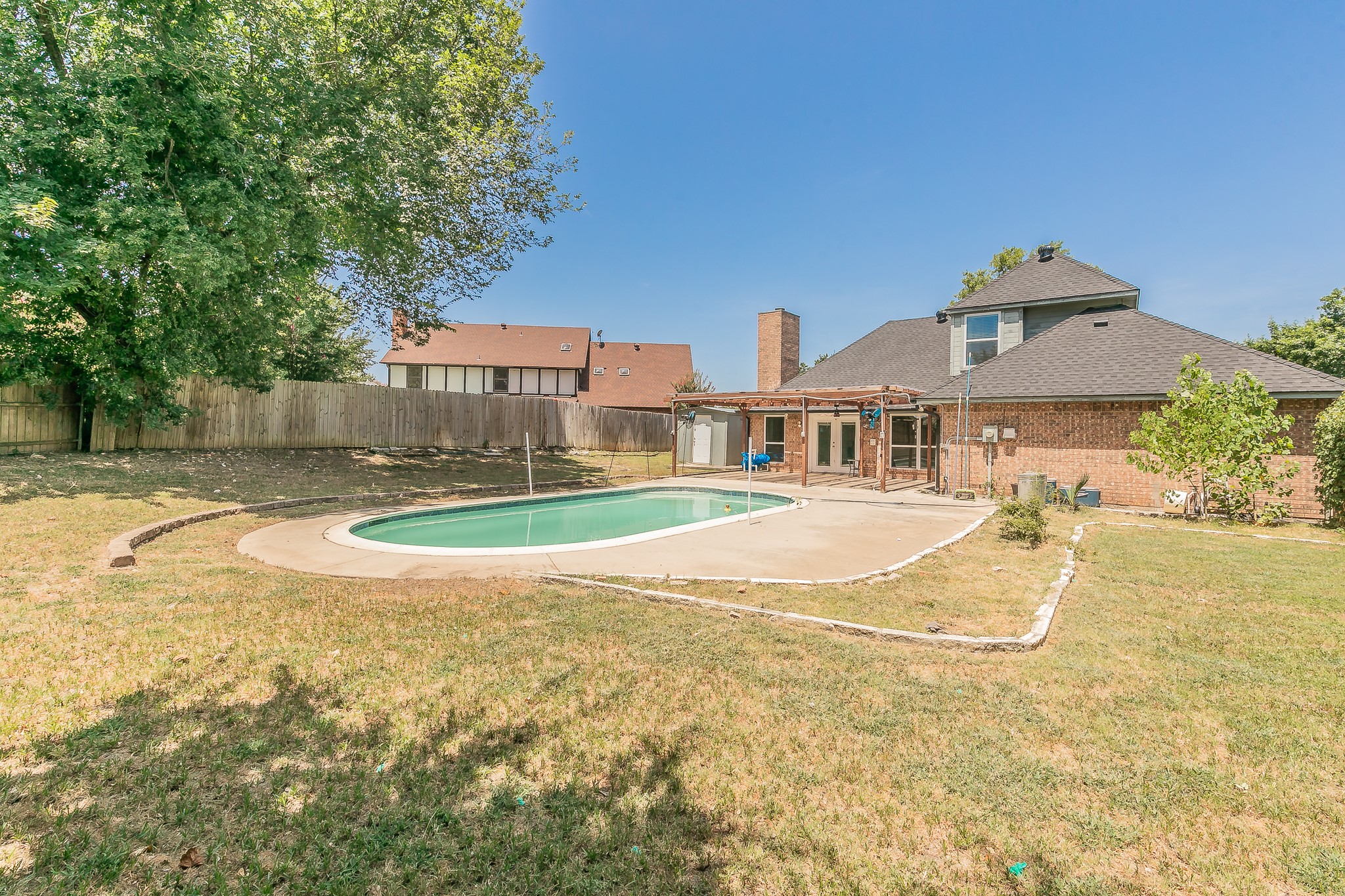 2 Edgemere Court