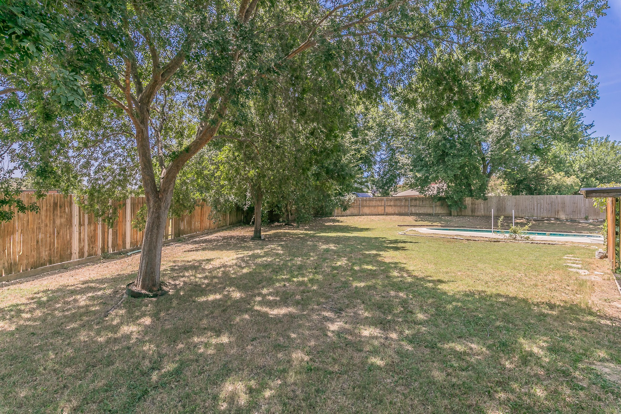 2 Edgemere Court