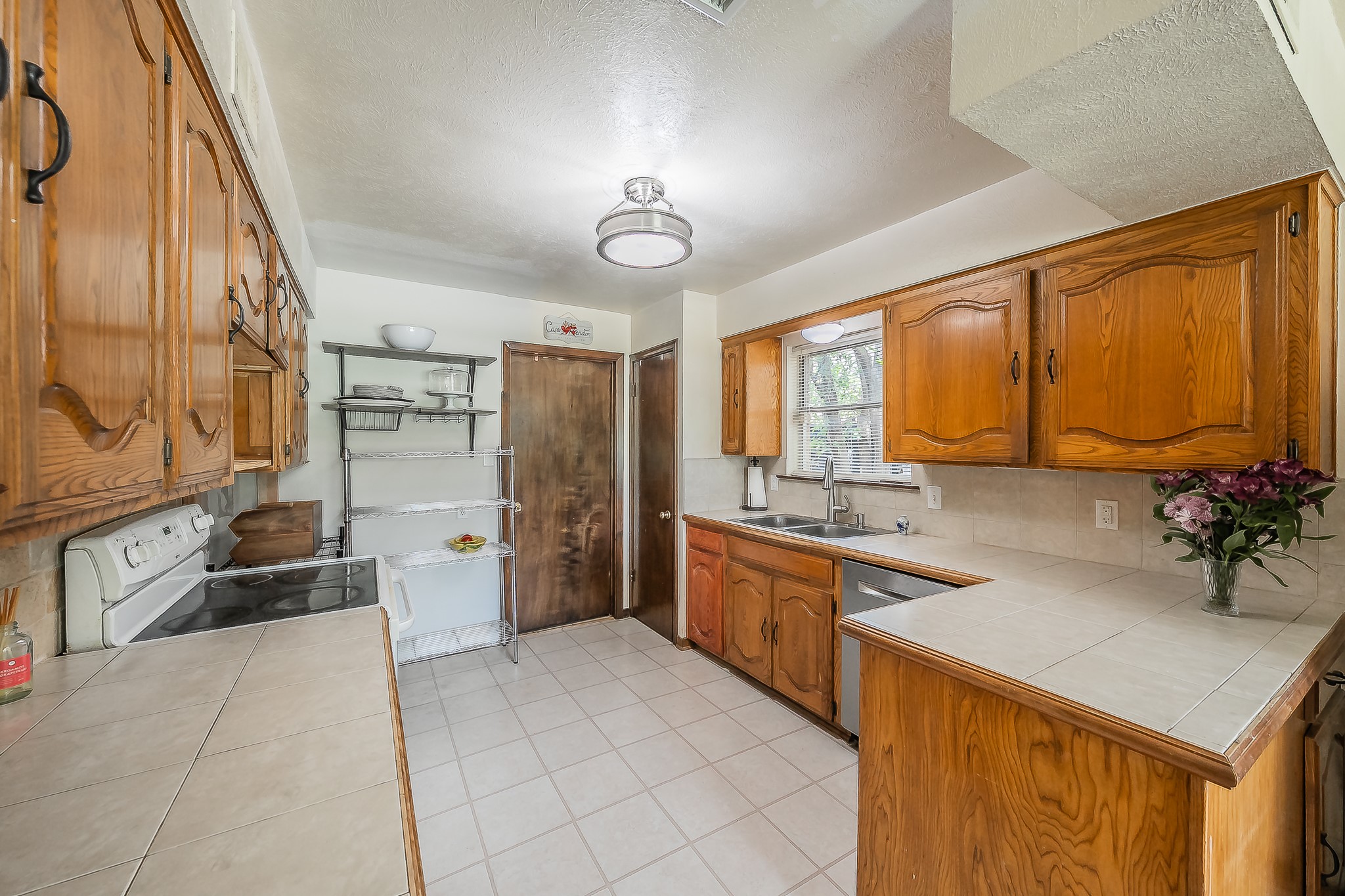 13511 Rawhide Parkway