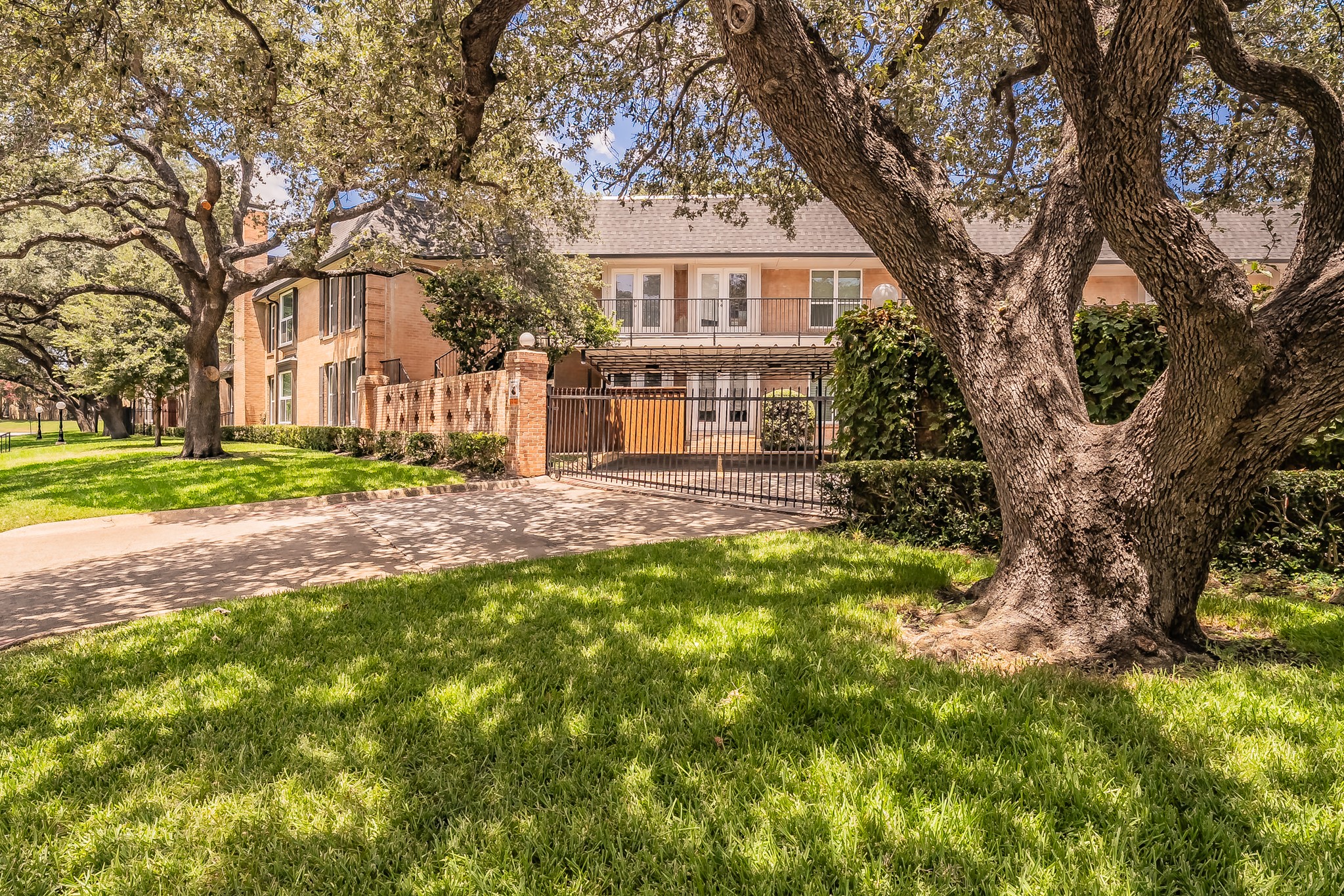 10100 Regal Park Lane 222