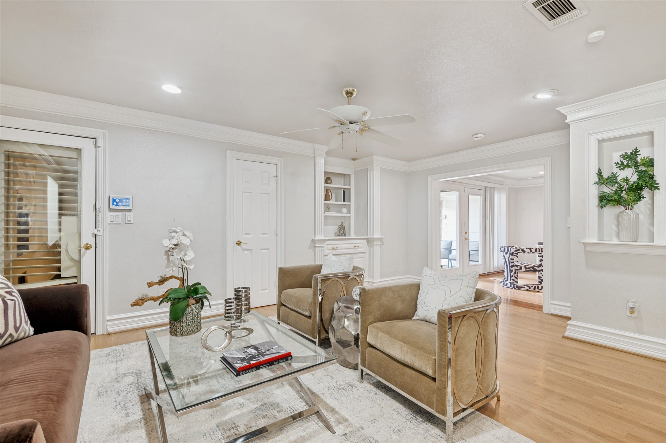 5322 W Mockingbird Lane