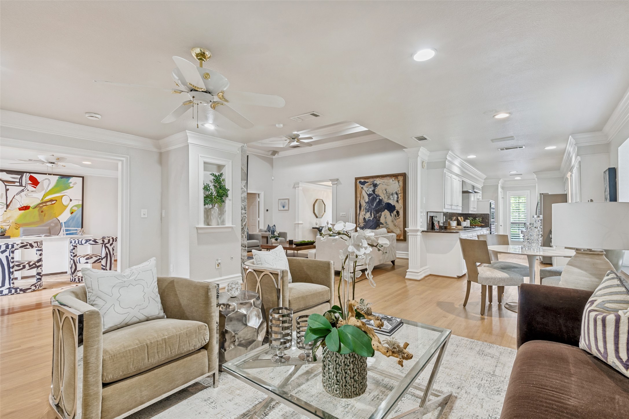 5322 W Mockingbird Lane