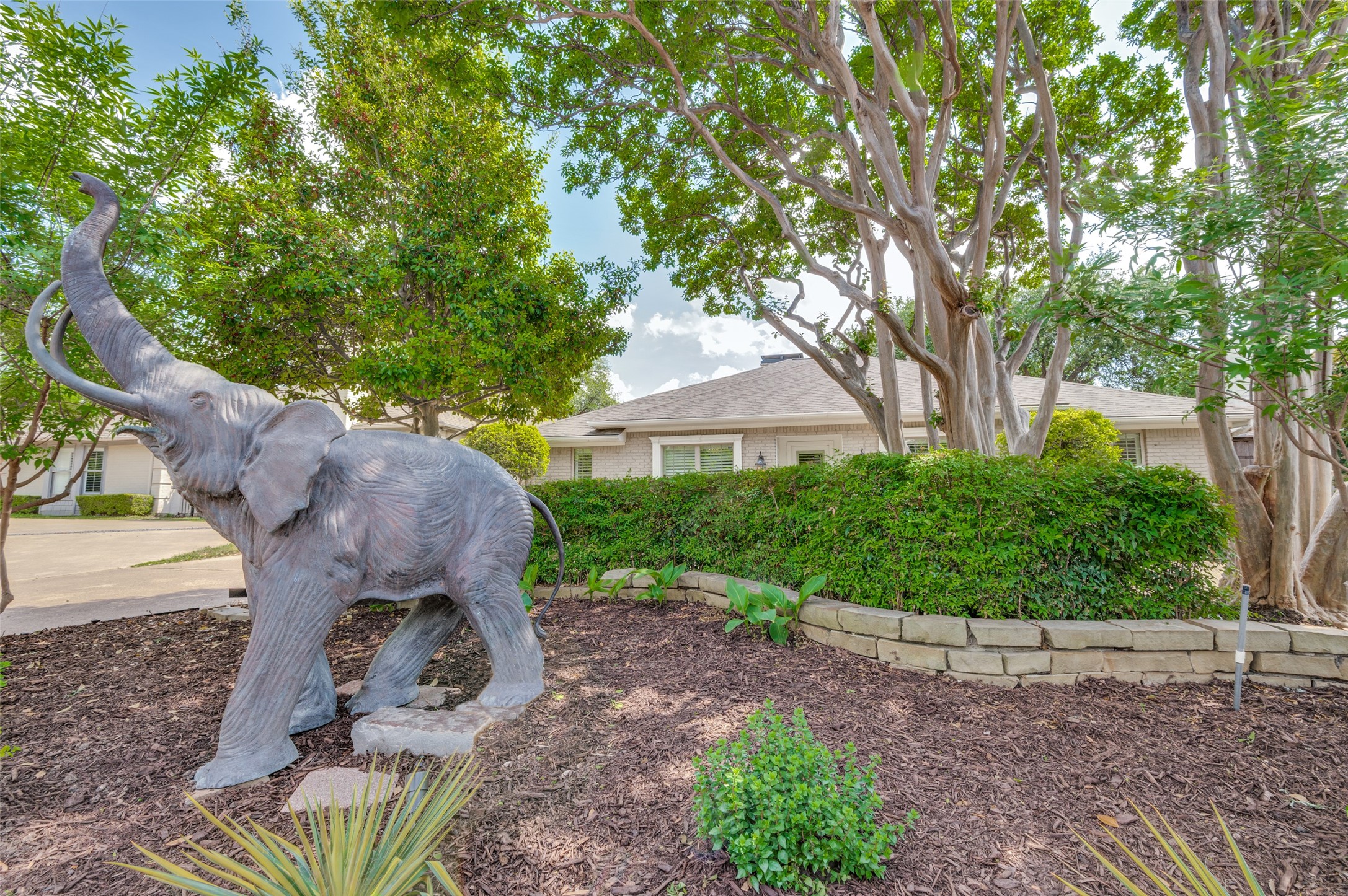 5322 W Mockingbird Lane