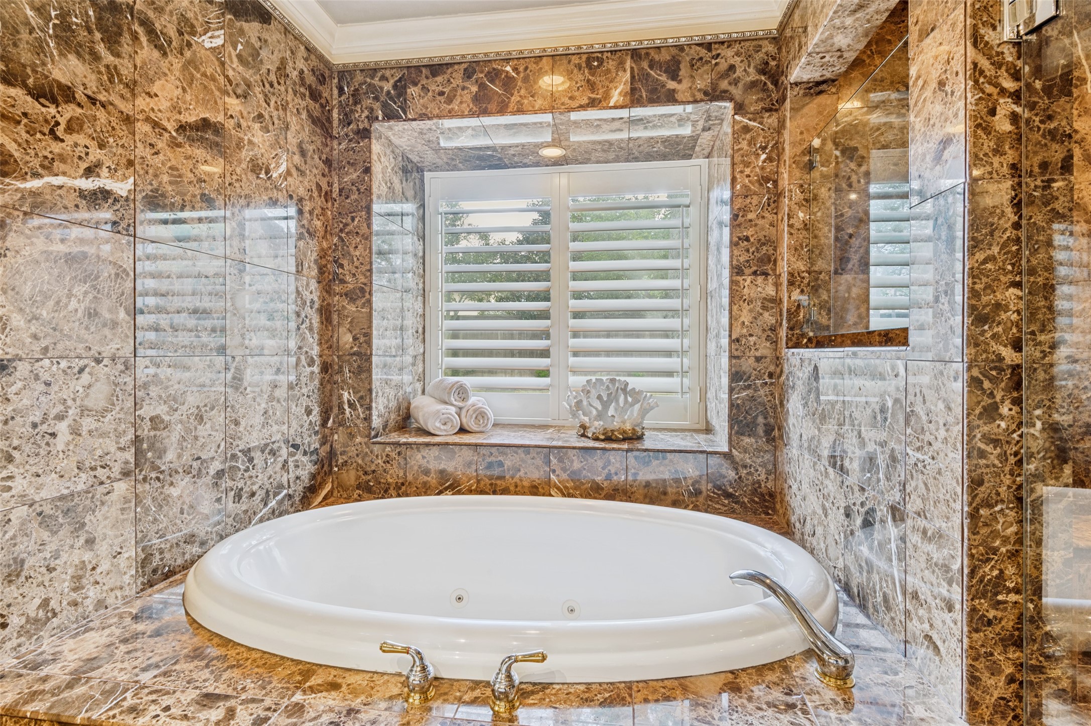 5322 W Mockingbird Lane