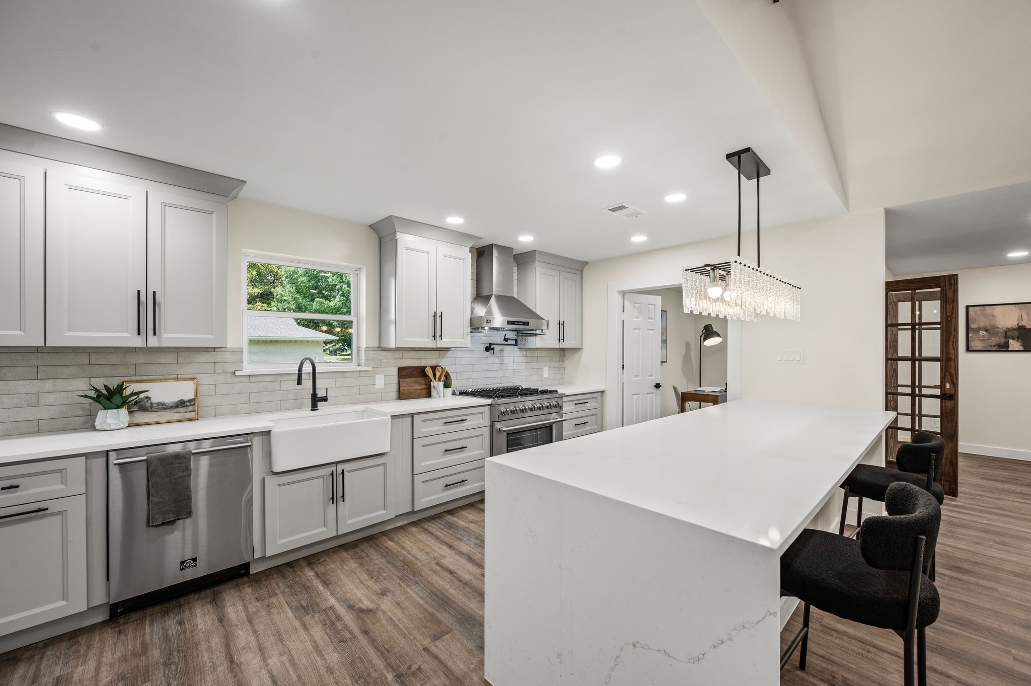 3208 Timberview Road