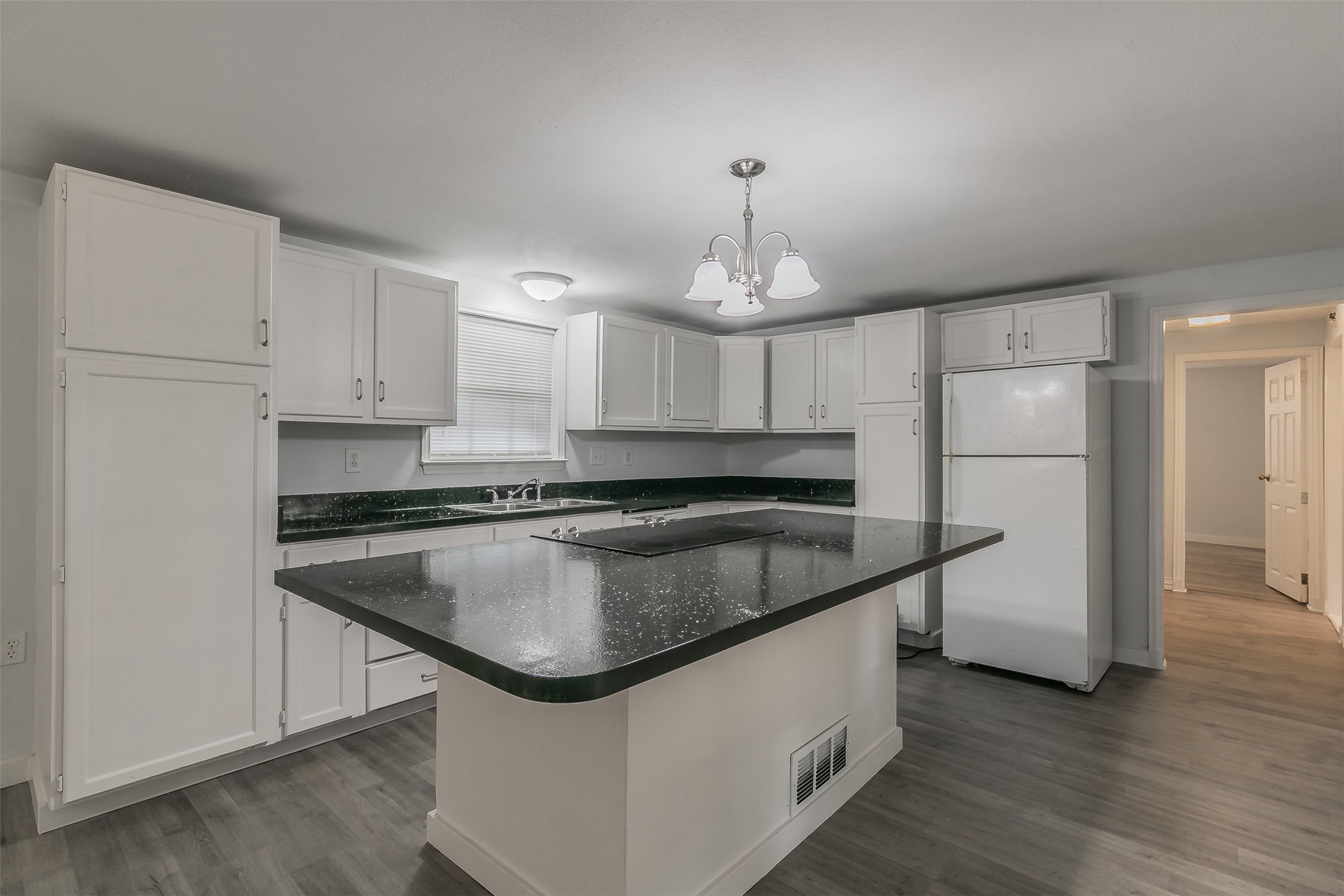 1708 Hilltop Lane