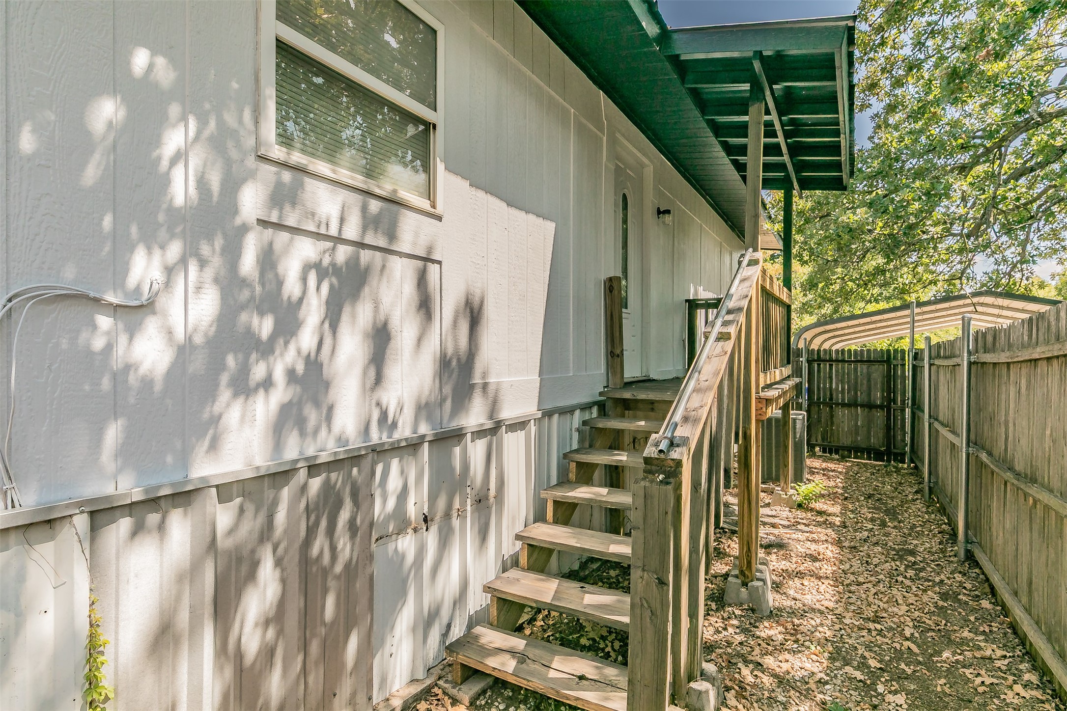 1708 Hilltop Lane