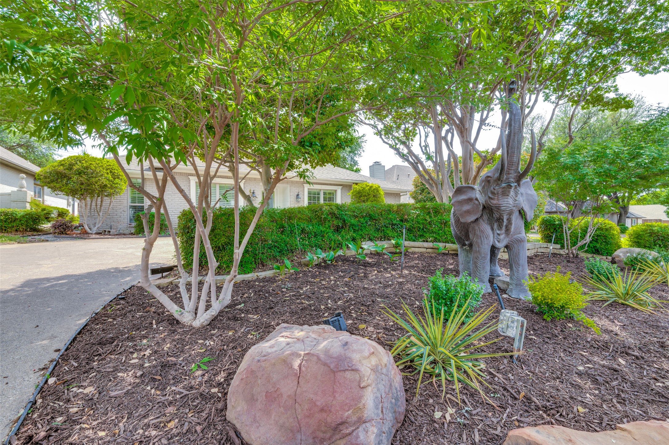5322 W Mockingbird Lane