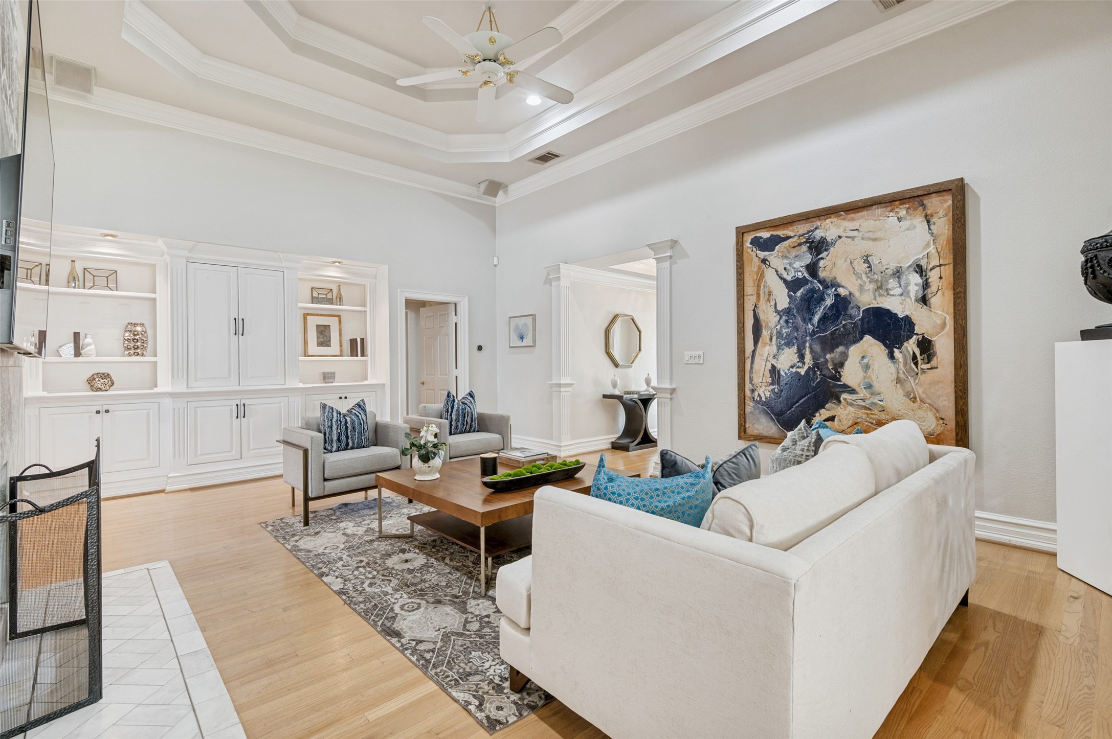 5322 W Mockingbird Lane