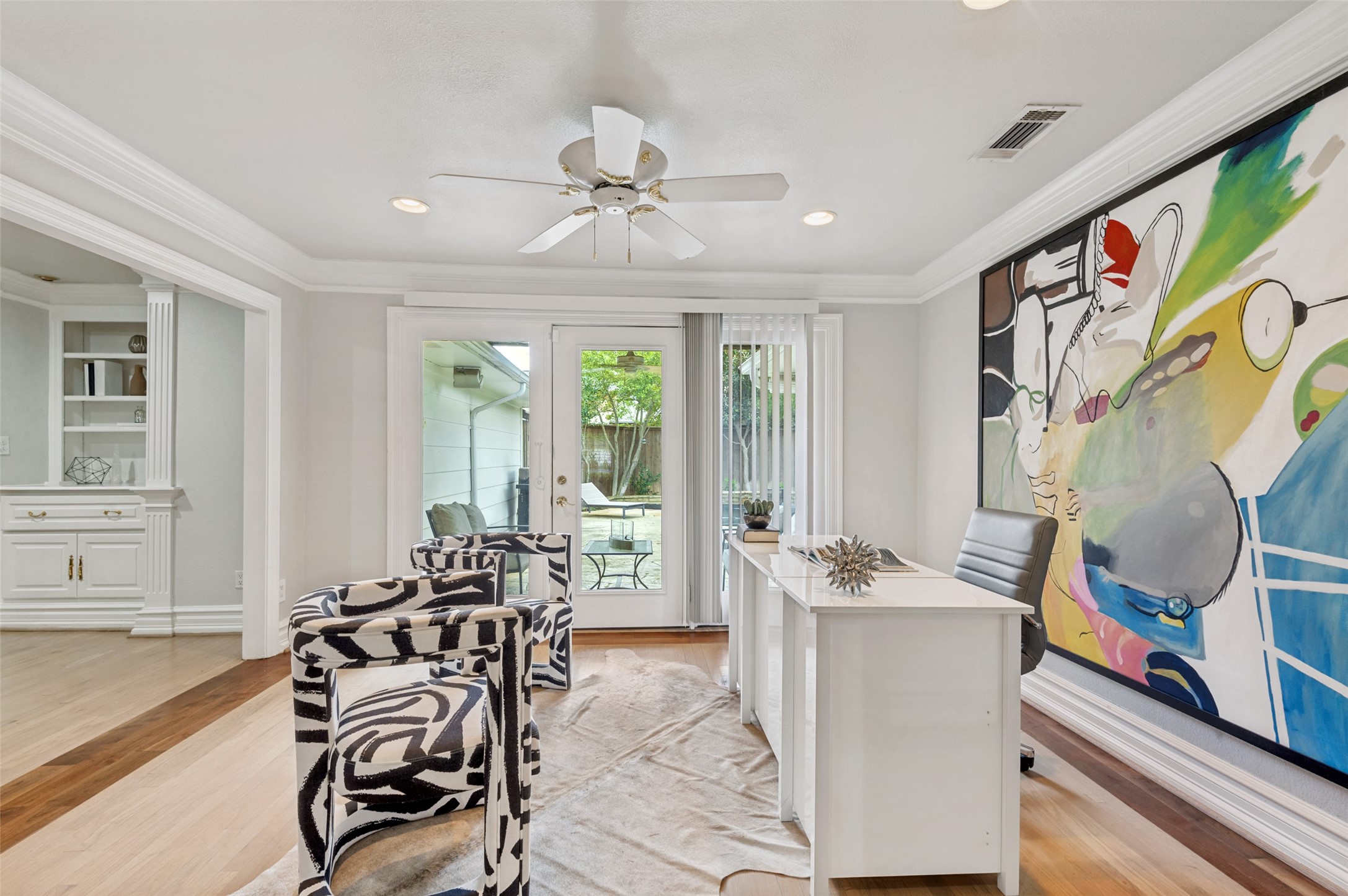 5322 W Mockingbird Lane