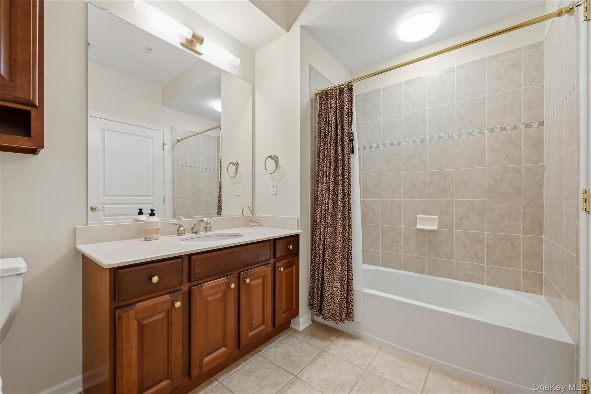 30 N De Baun Avenue Unit: 203