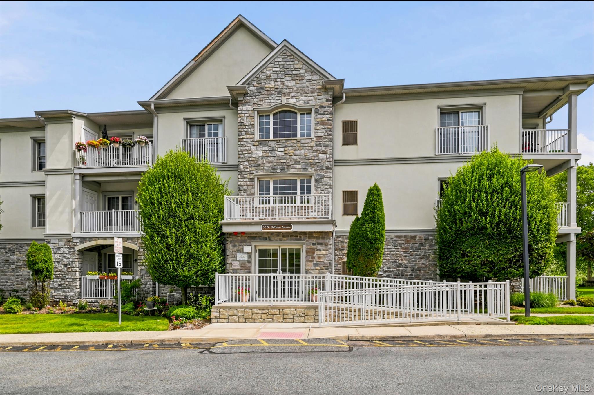 30 N De Baun Avenue Unit: 203