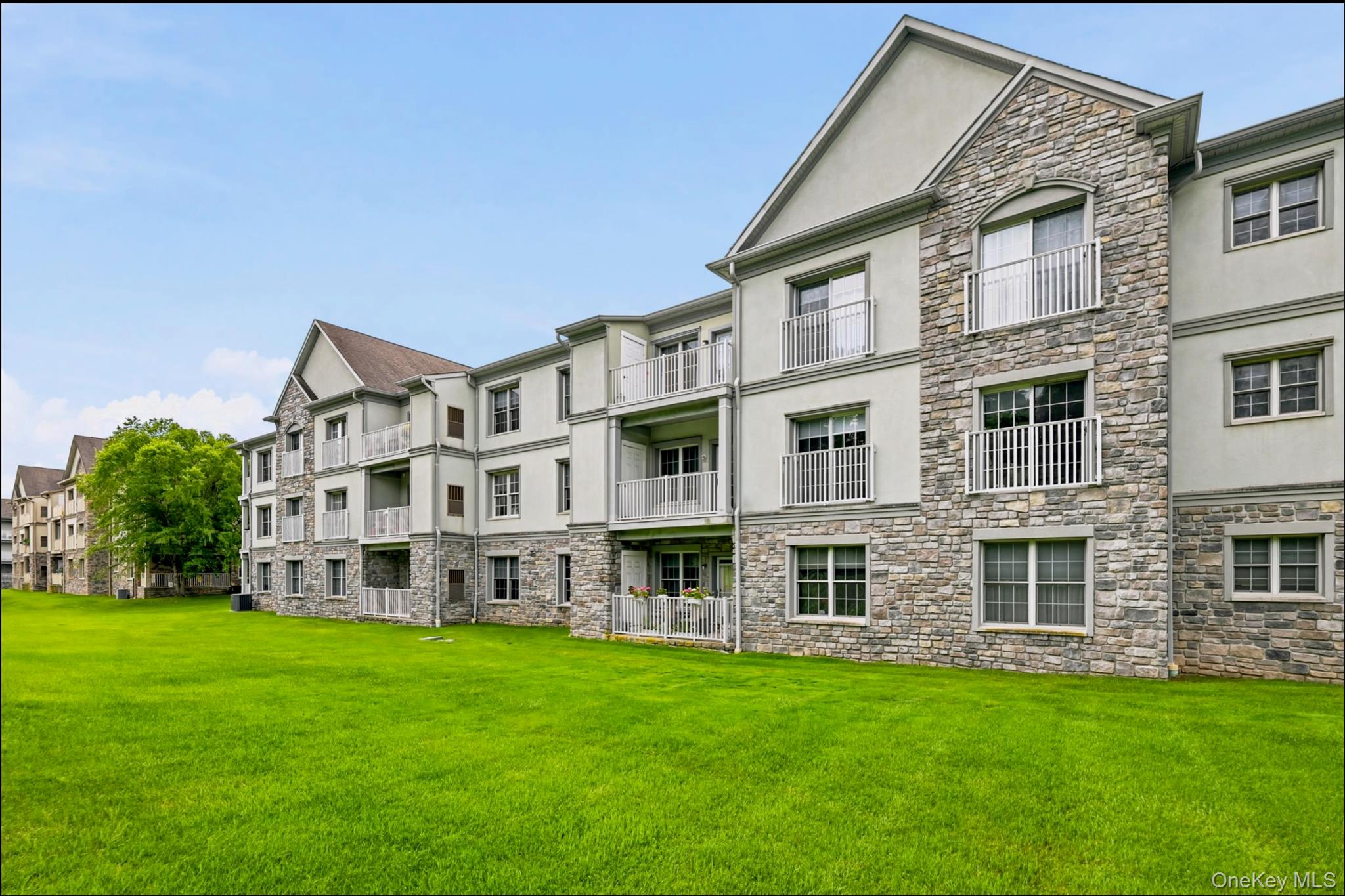 30 N De Baun Avenue Unit: 203