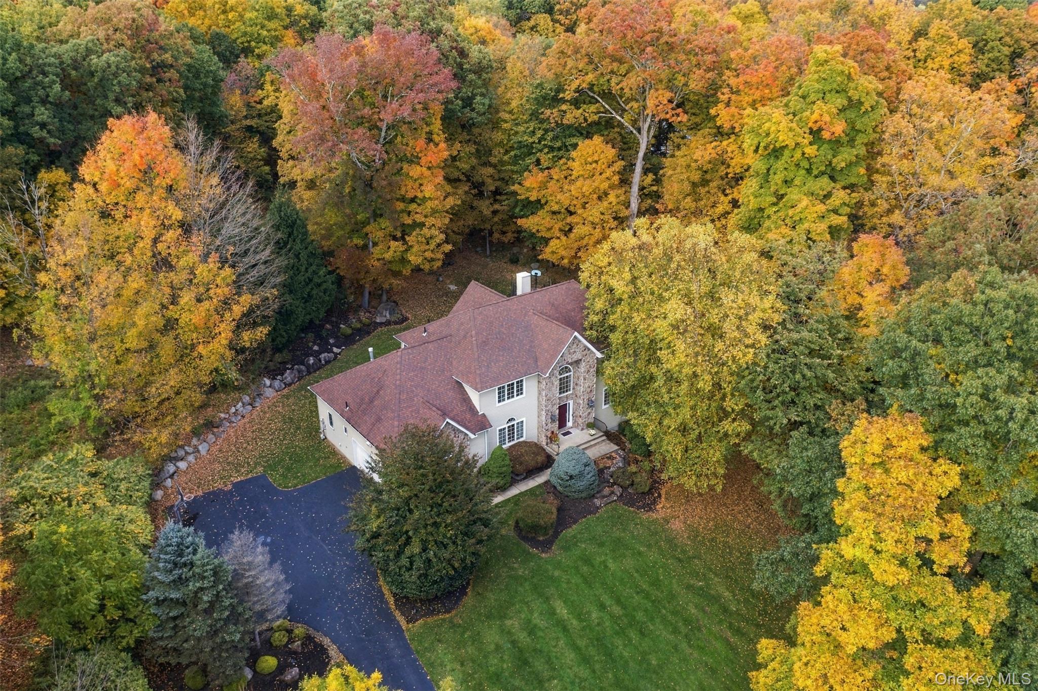 6 Regis Court