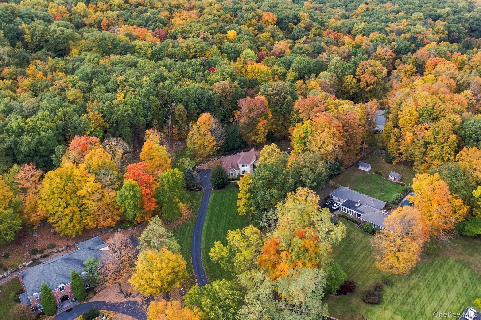 6 Regis Court