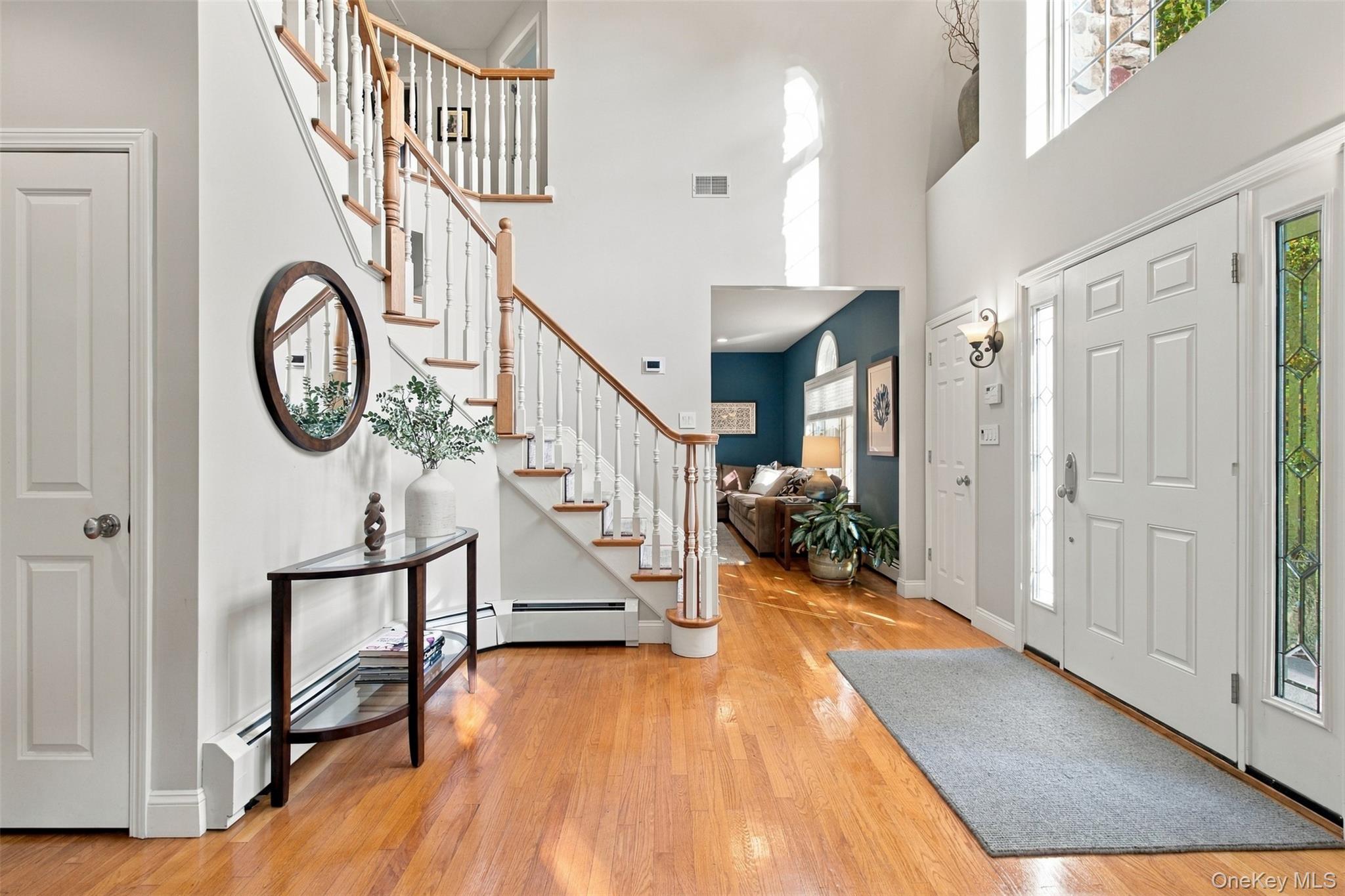 6 Regis Court