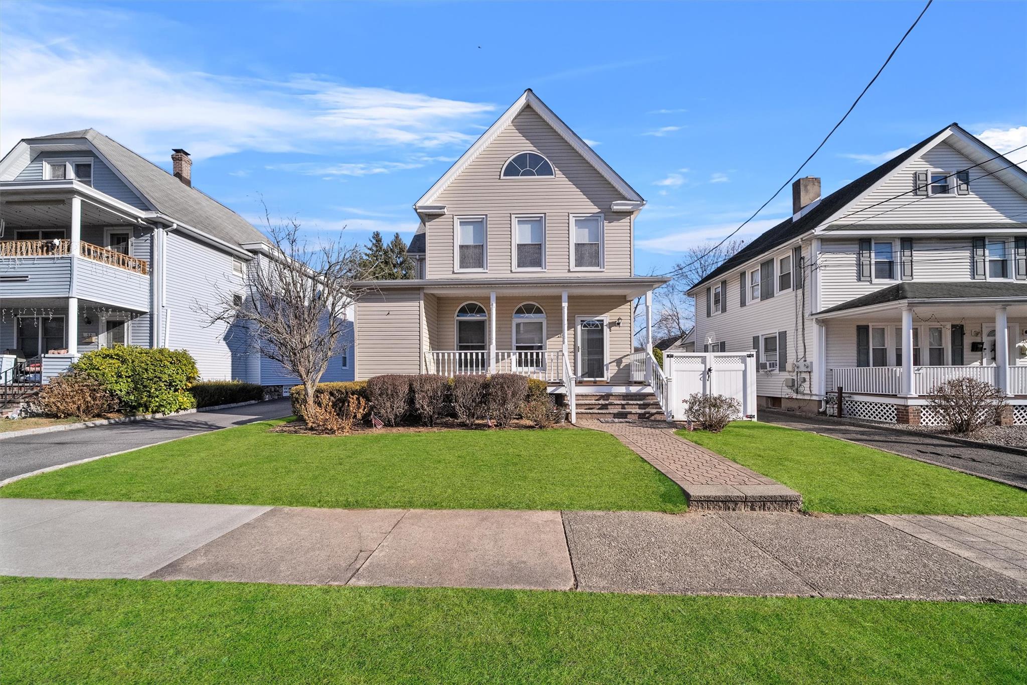 34 Prairie Avenue
