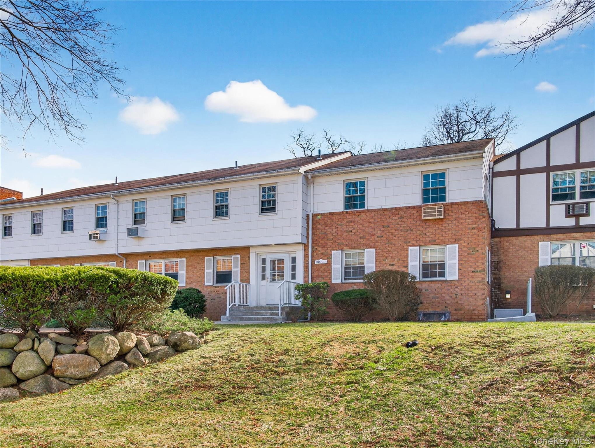 210 Parkside Drive Unit: 210