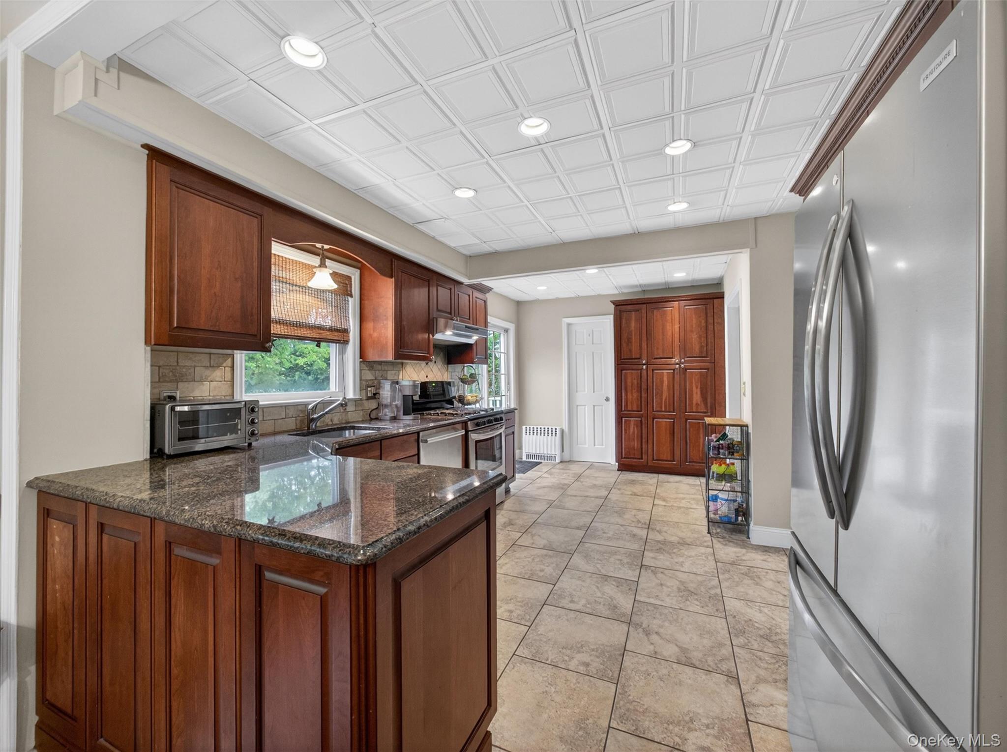 3 Hillside Avenue