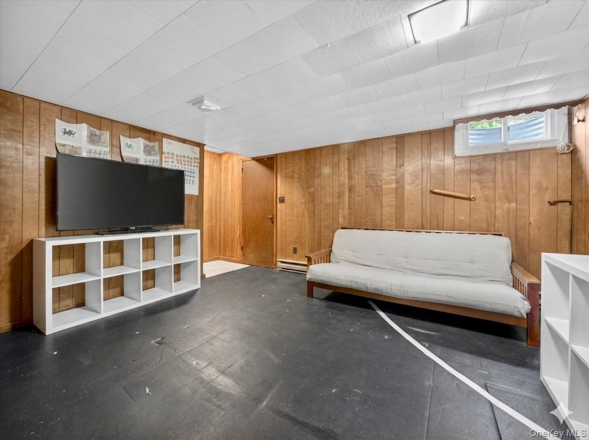 3 Hillside Avenue