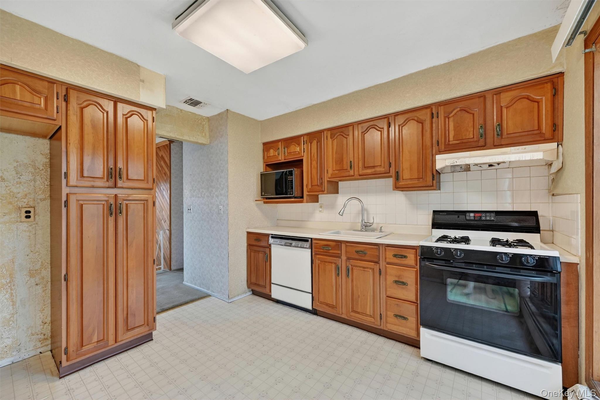 105 Lakewood Drive