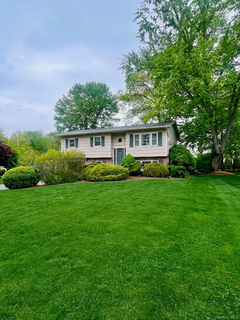 105 Lakewood Drive
