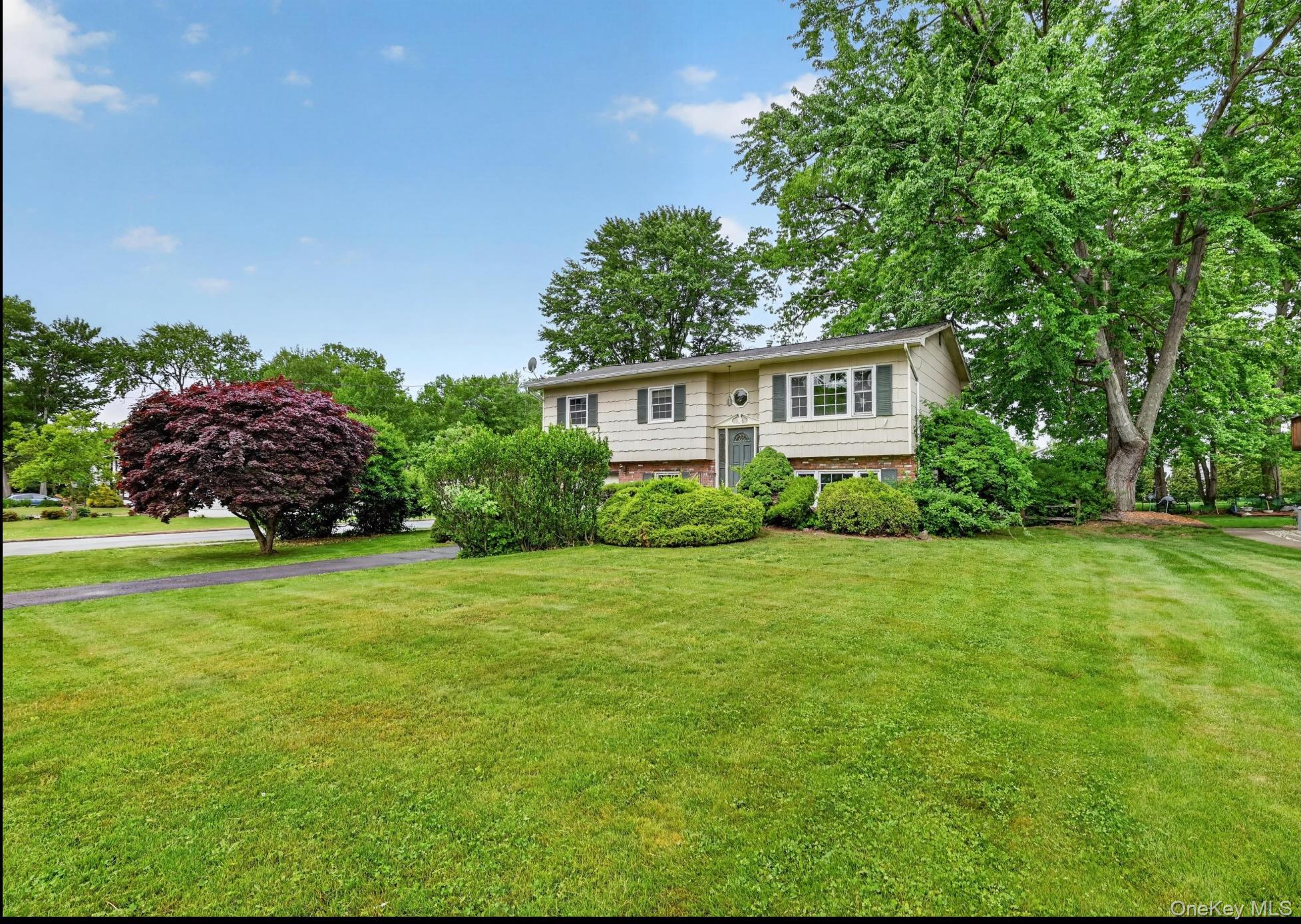 105 Lakewood Drive