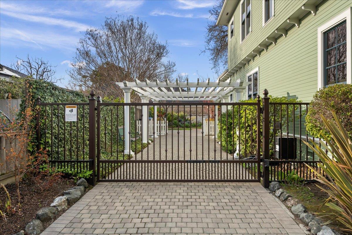 1237 Hester AVE